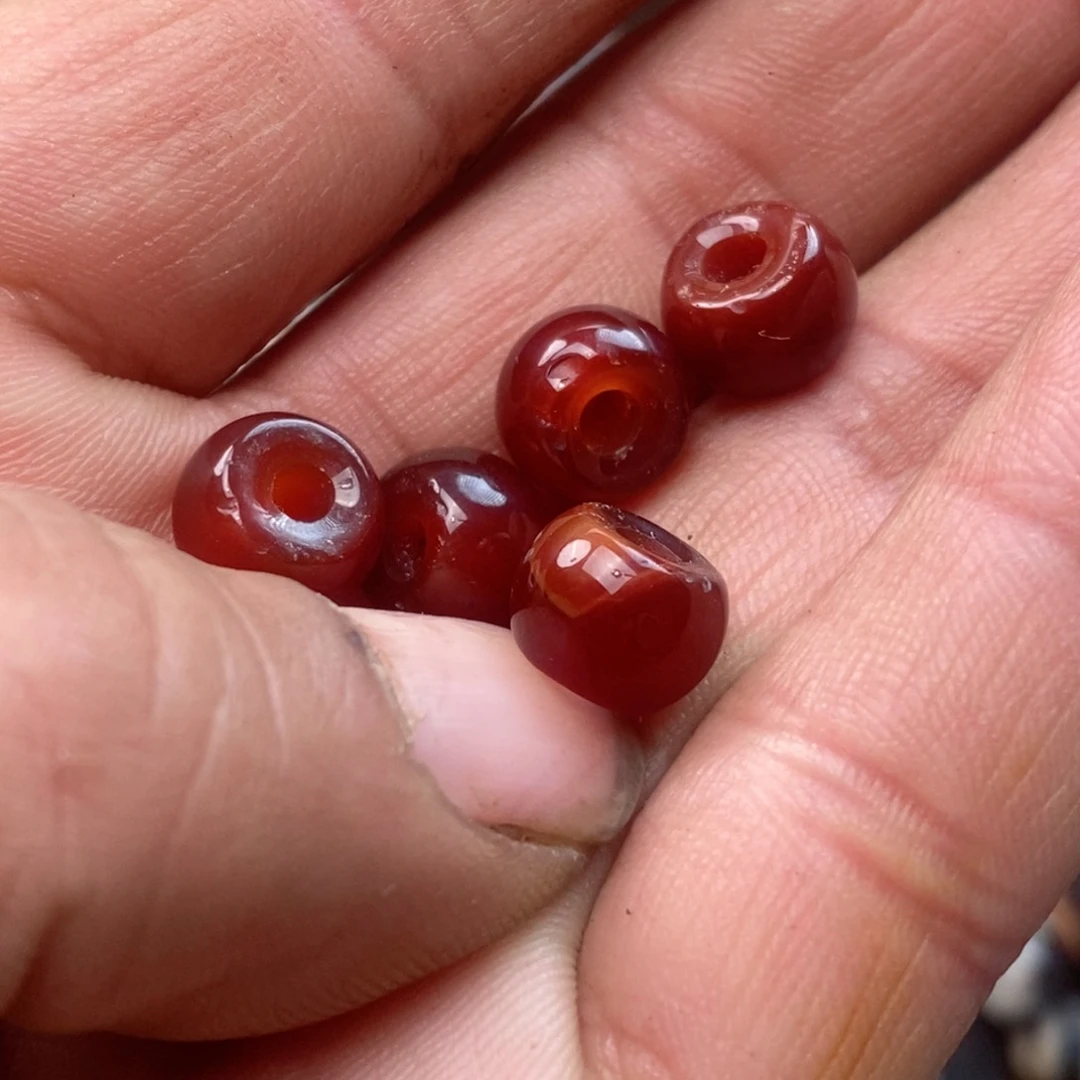 DIY琉璃珠子的颜色是蓝色和