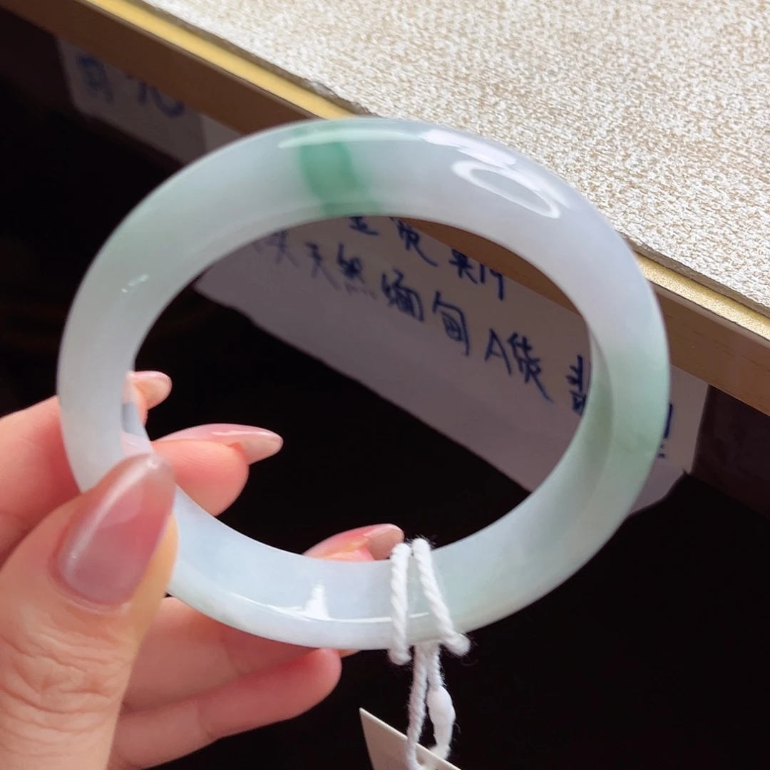 翡翠未镶嵌手镯手镯