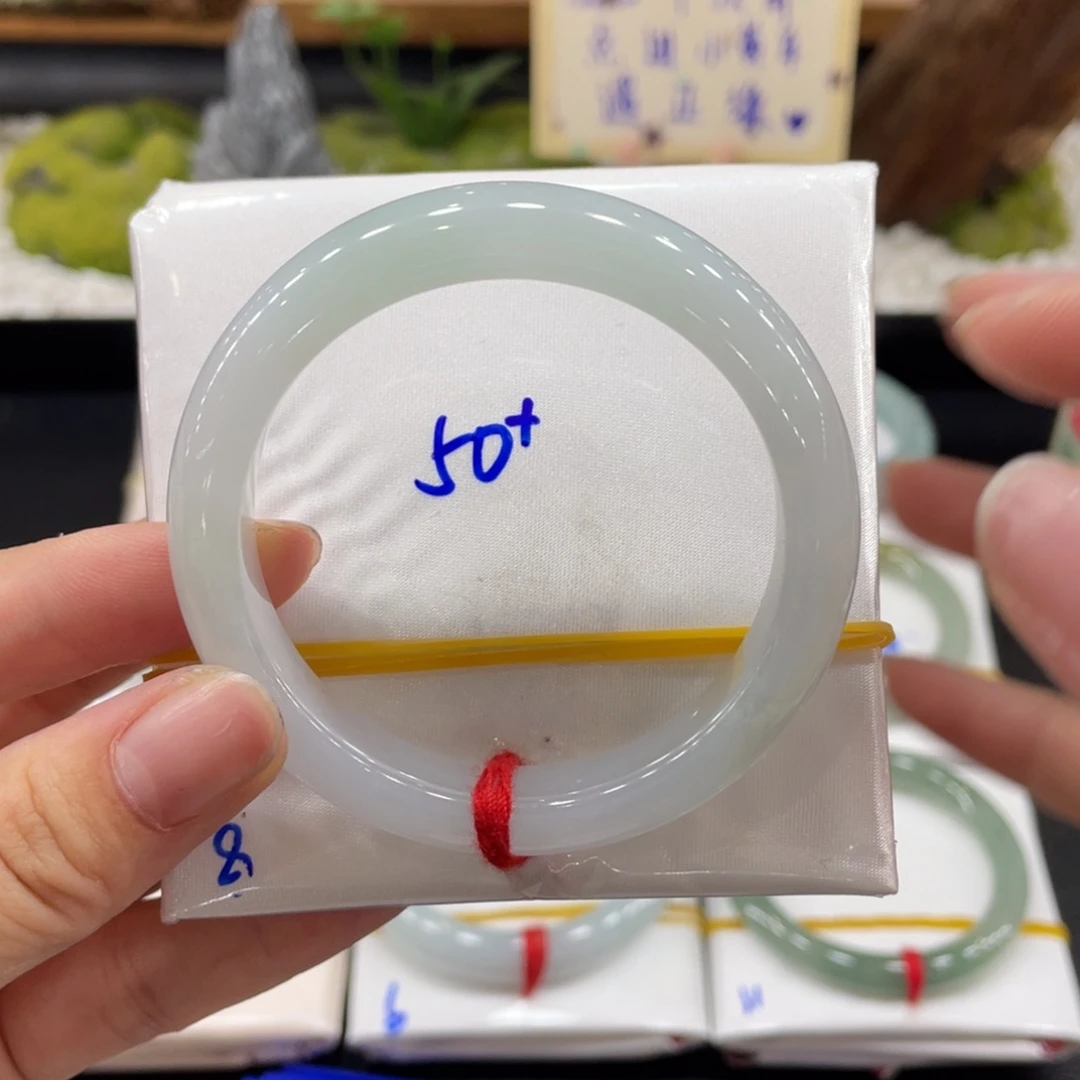 翡翠手镯未镶嵌缅甸天然翡翠