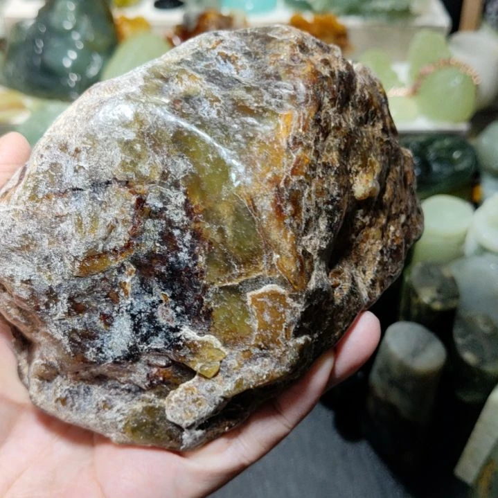 岫玉未镶嵌原石小摆件