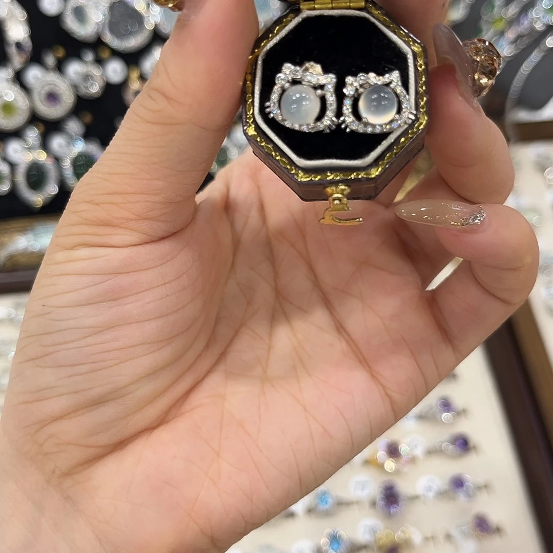 合金蛇纹石玉颈饰