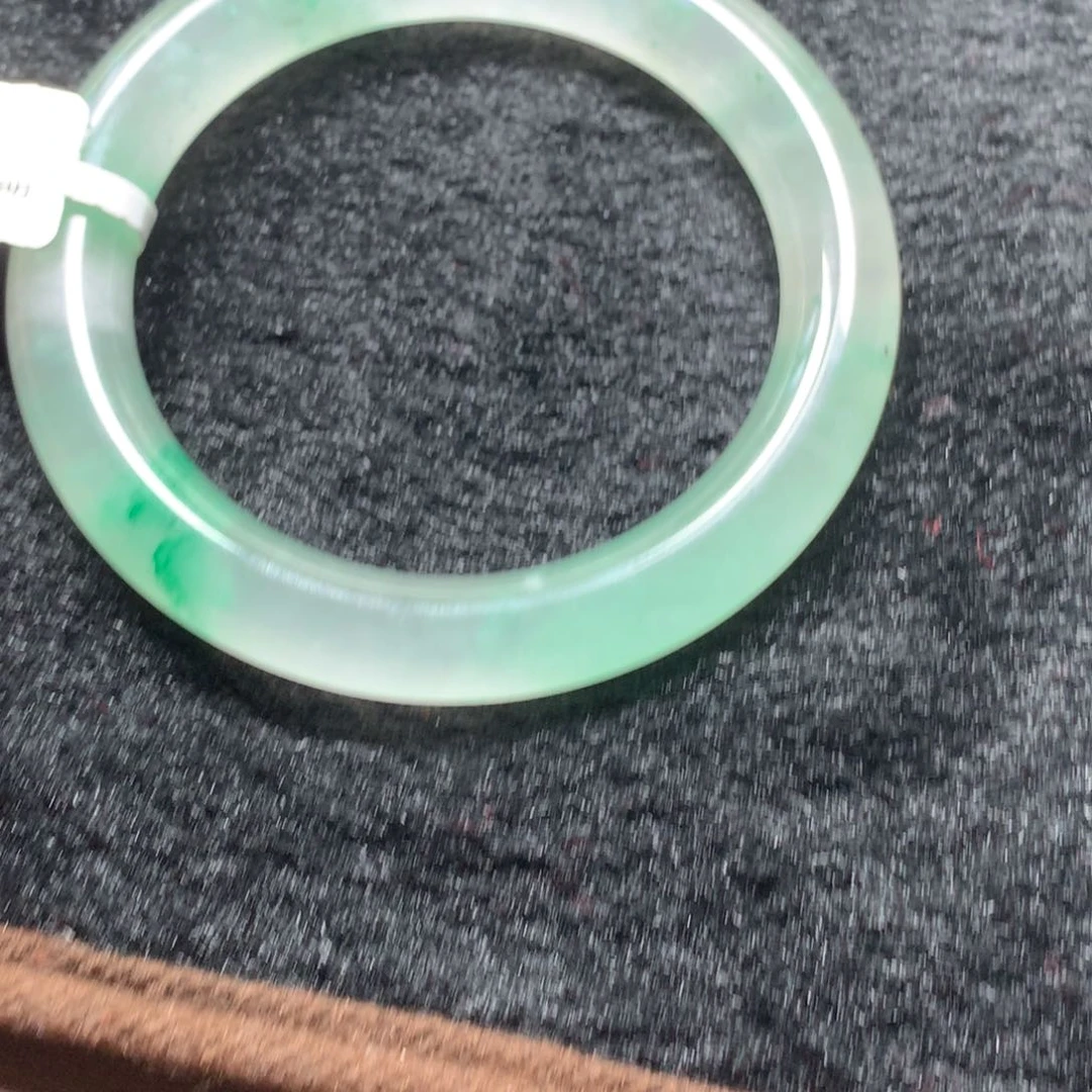 石英质玉（非洲翠）手镯未镶嵌
