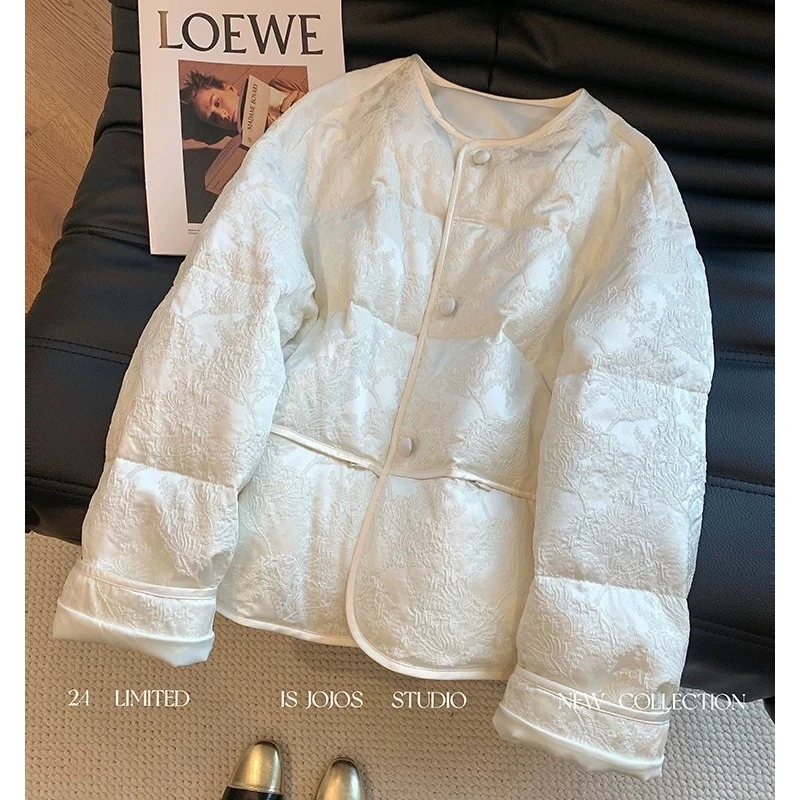国风白色浮雕提花盘扣新中式棉服女款冬季洋气高级感加厚保暖外套