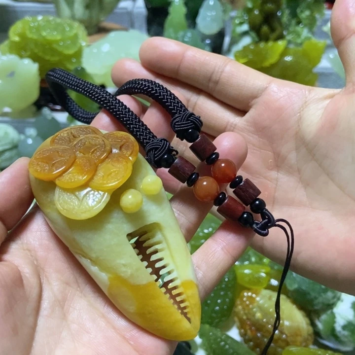 【闪购商品】未镶嵌蛇纹石玉把件玉***哥