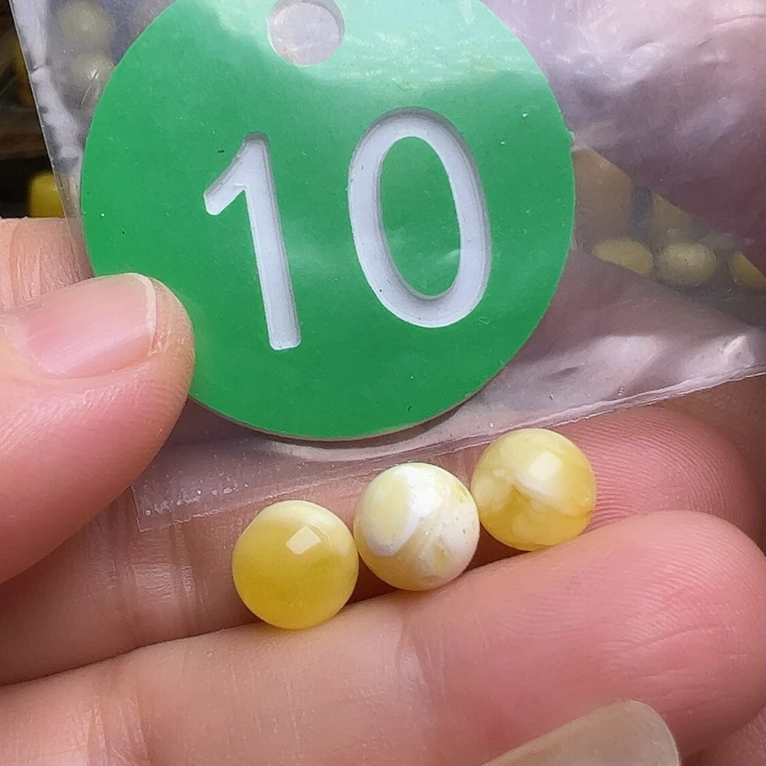 未镶嵌蜜蜡裸石8mm微瑕