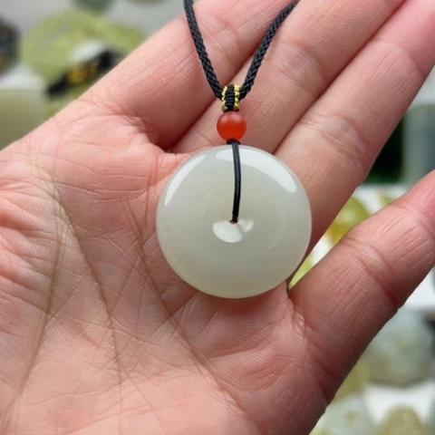 和田玉颈饰未镶嵌