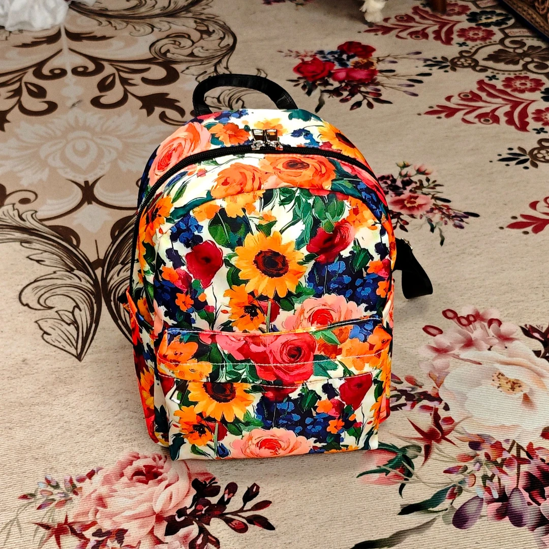 新款双肩包小众春暖花开休闲背包春游背包