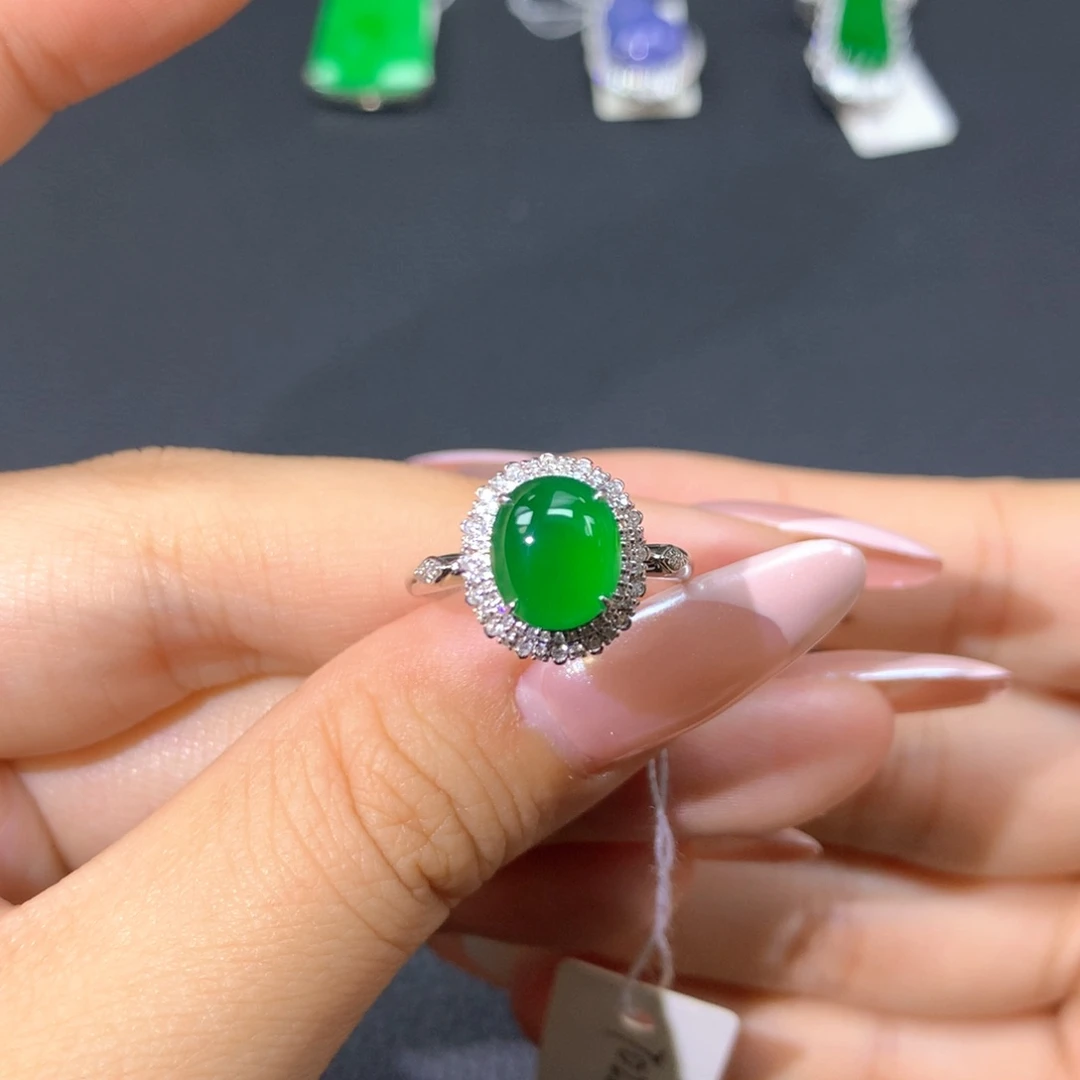 翡翠戒指18K金镶嵌翡翠