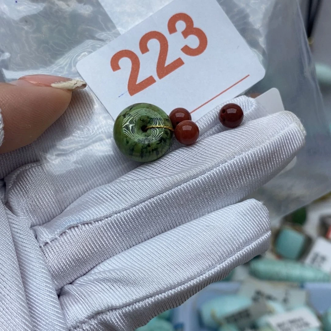 南红玛瑙未镶嵌珠宝奇石