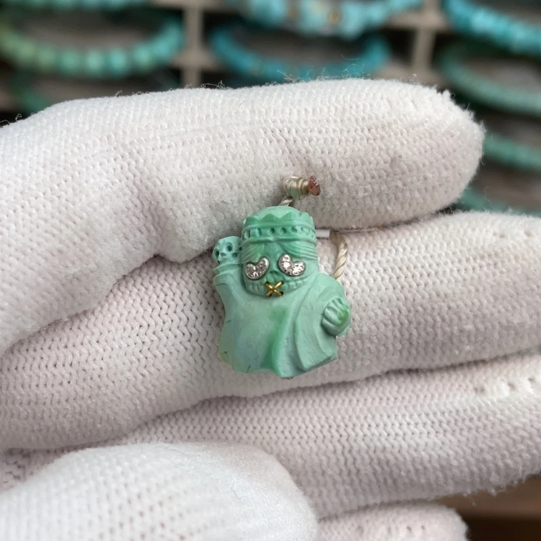 绿松石未镶嵌自由女像呆呆69