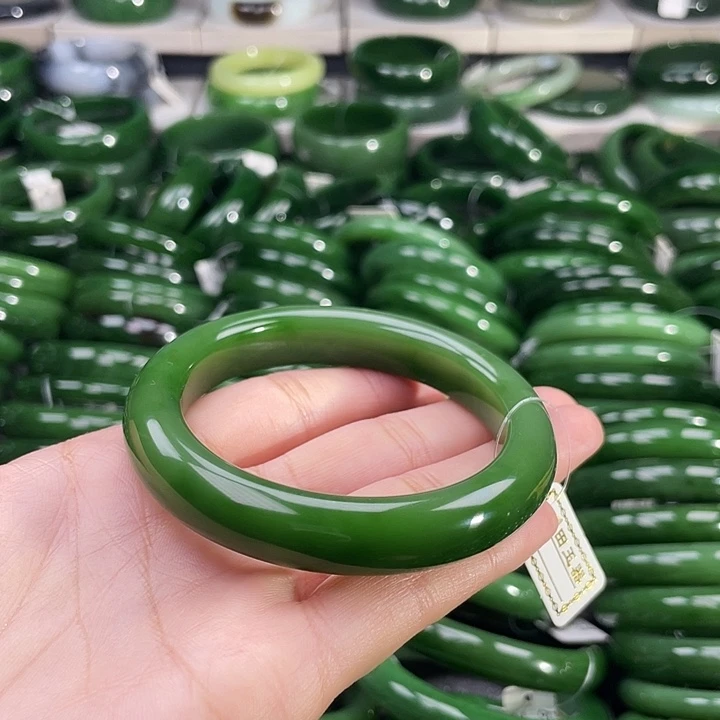 未镶嵌手镯和田玉（碧玉）