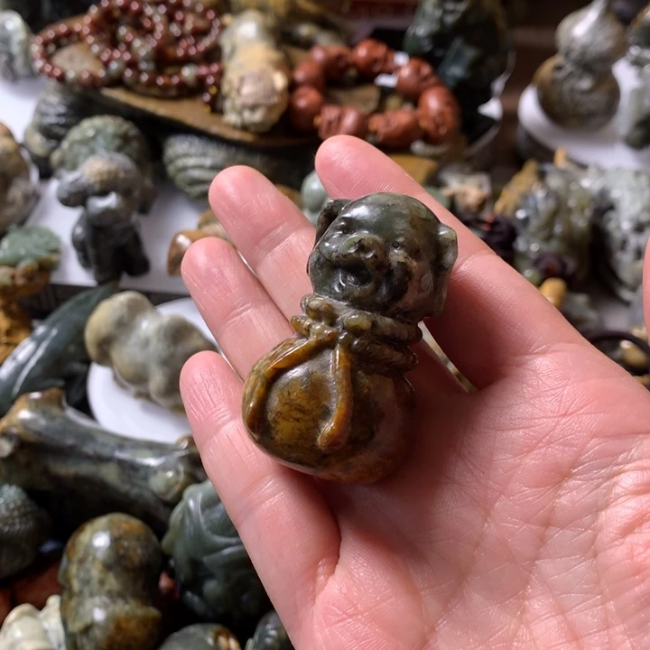 岫岩河磨玉（透闪石质玉）手链未镶嵌奔***粟