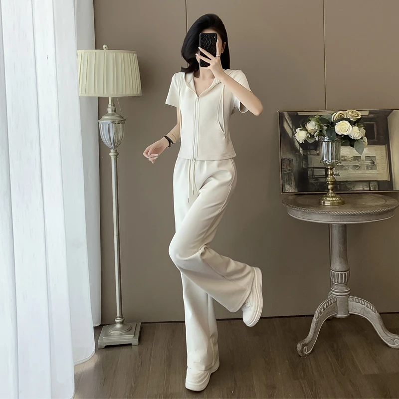 2025夏季新款时尚休闲运动套装女显瘦气质减龄连帽短袖开衫两件套