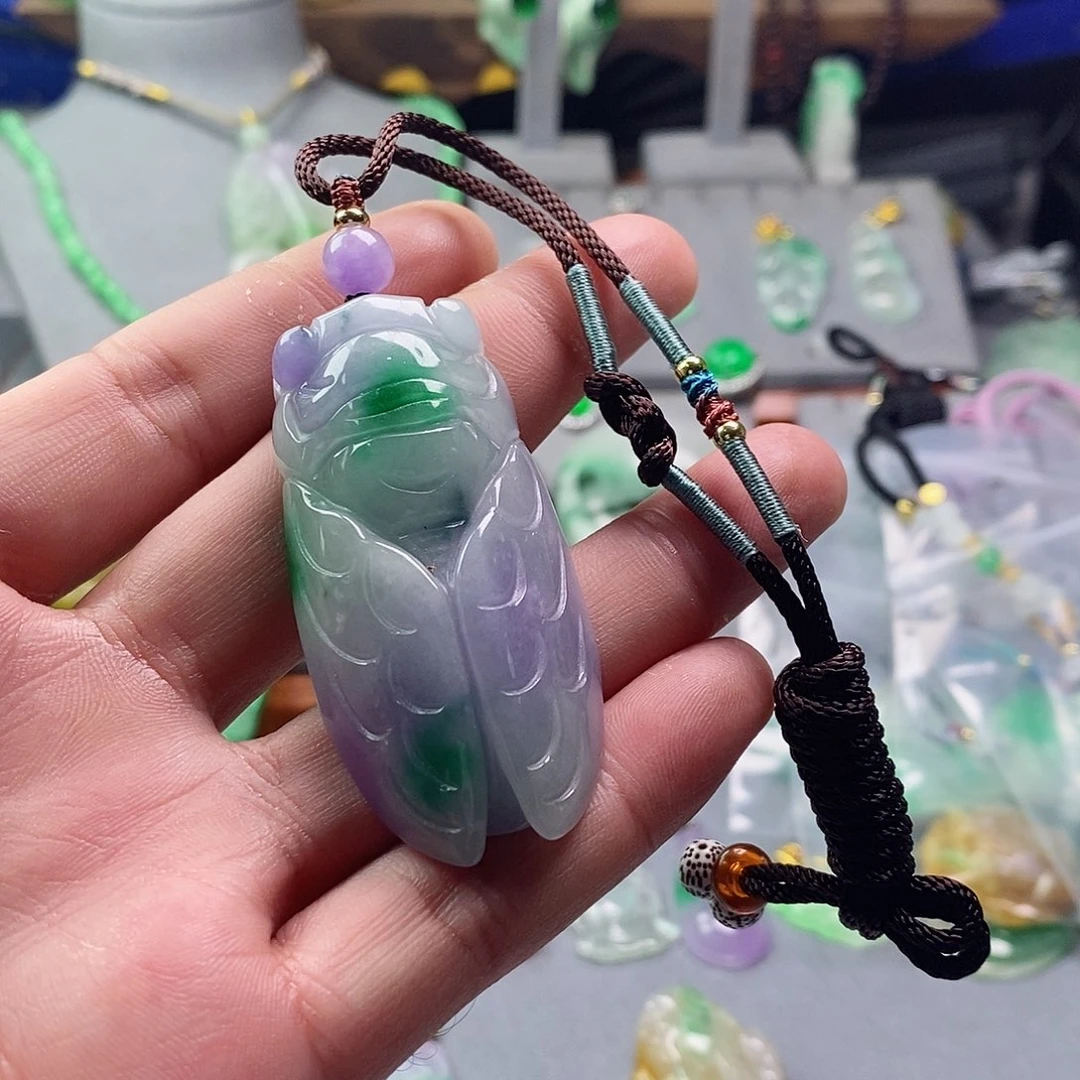 翡翠未镶嵌吊坠(赠链)