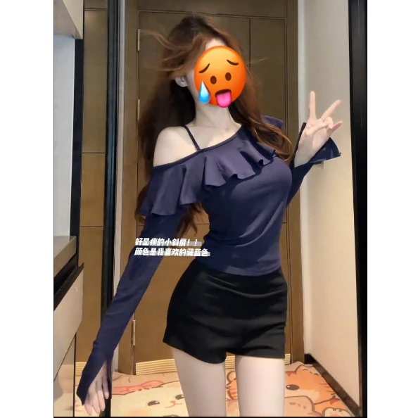 小众韩系高级感肩荷叶边吊带长袖T恤女装秋季修身显瘦设计感上衣