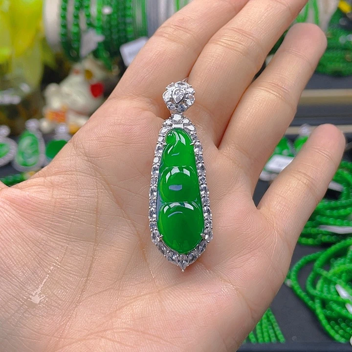 翡翠未镶嵌颈饰翡翠满色福豆