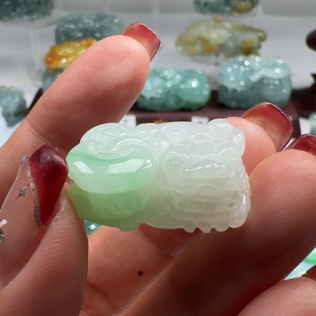 定制翡翠未镶嵌貔貅