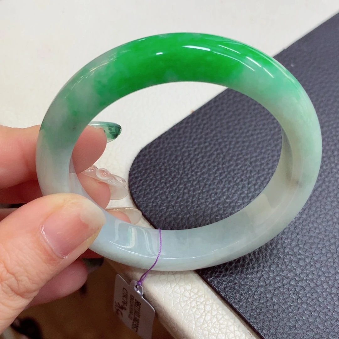 未镶嵌手镯翡翠缅甸