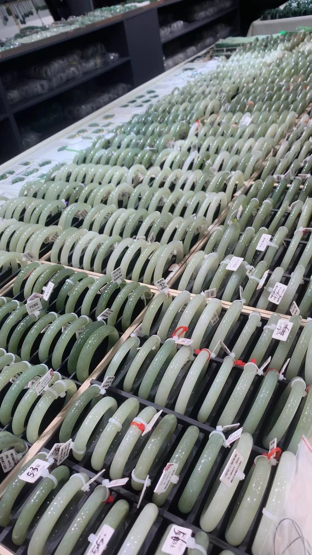 精品和田玉青海料手镯