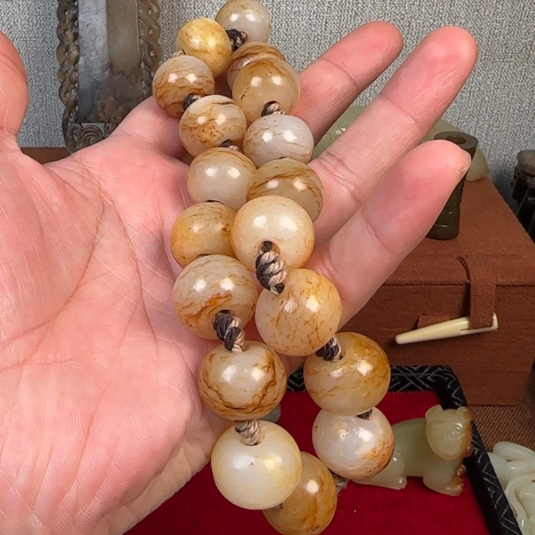 周***五非常精美的脖挂件