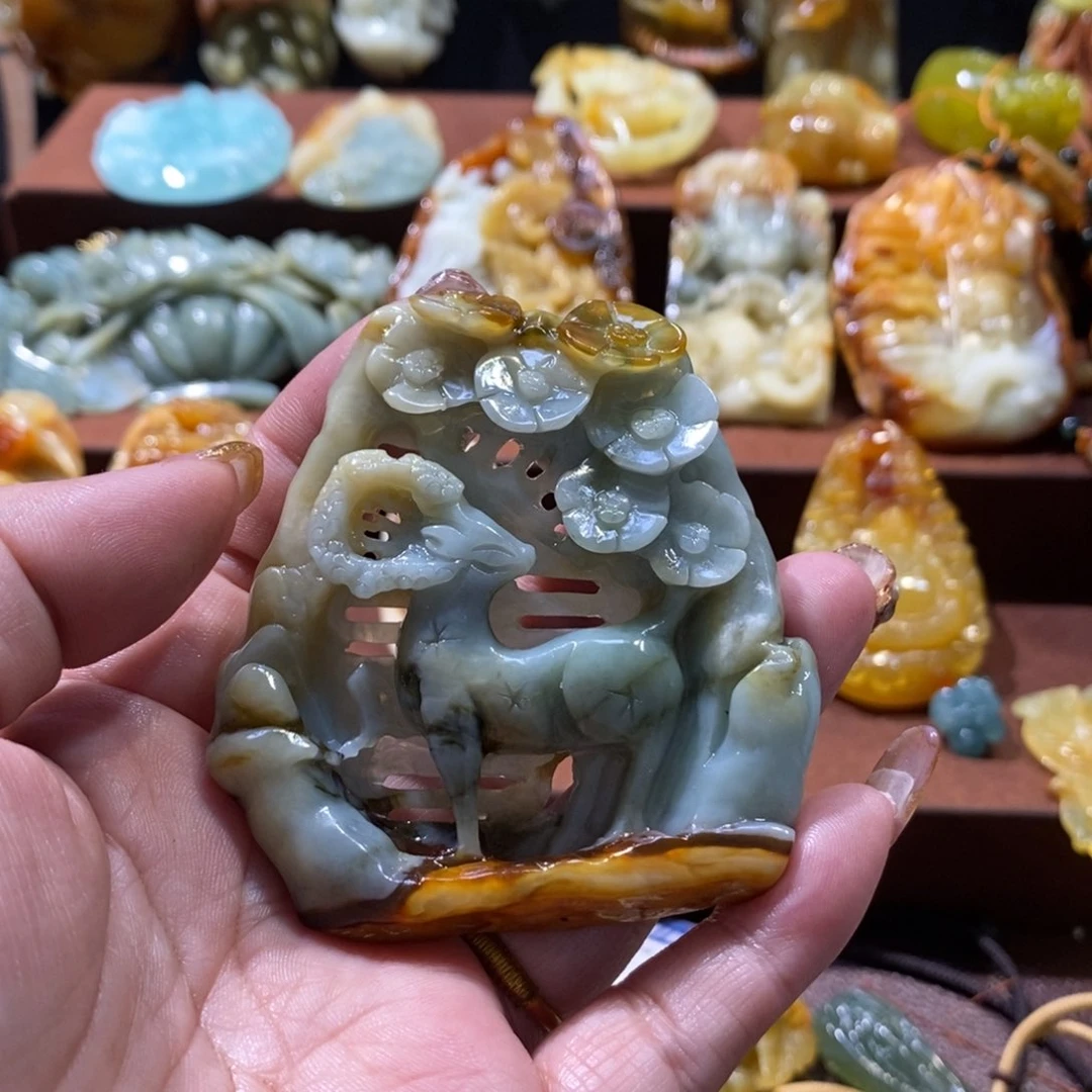 蛇纹石玉颈饰未镶嵌