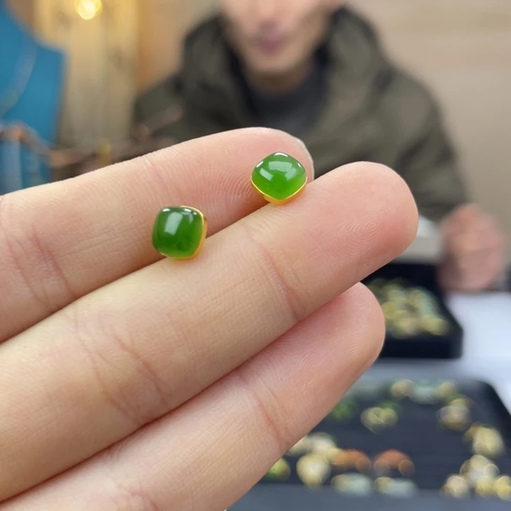 和田玉18K金镶嵌耳饰