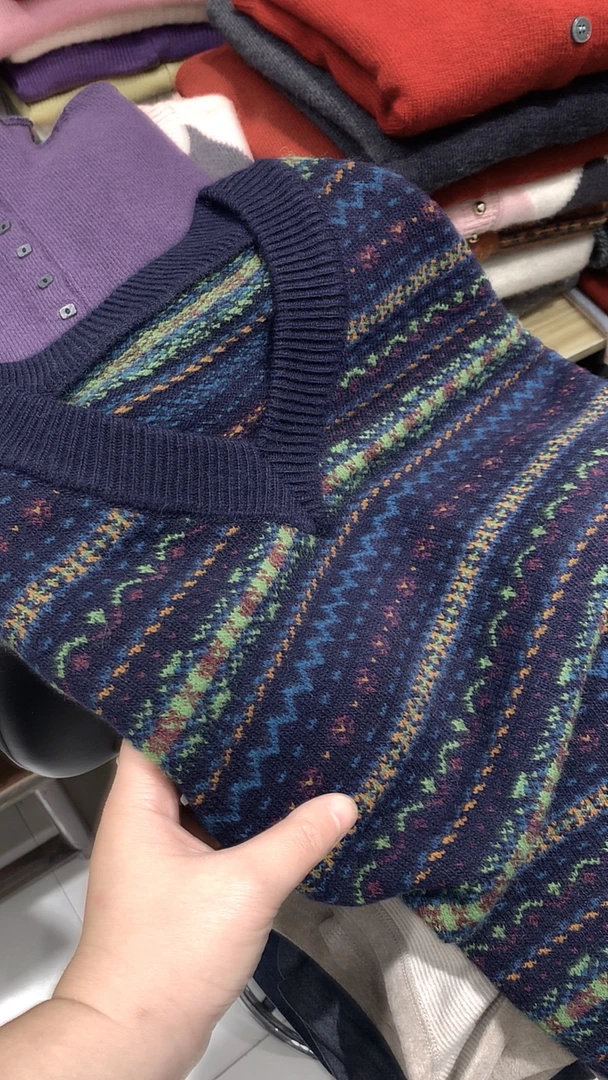 宝衣家 民族风V领提花长袖