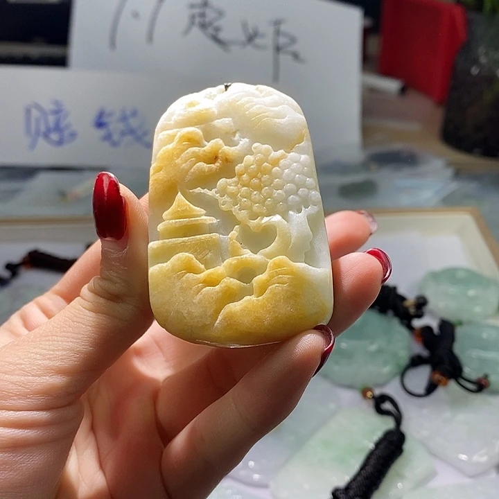 翡翠颈饰未镶嵌翡翠