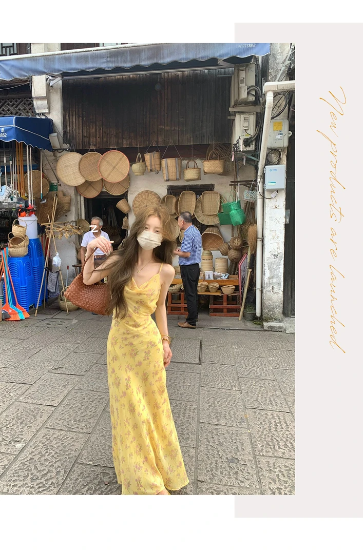 【雏菊幻境】黄色碎花荡领吊带连衣裙收腰显瘦印花长裙