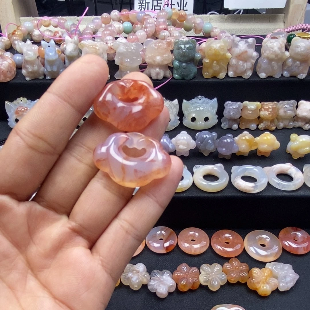 石英质玉颈饰未镶嵌