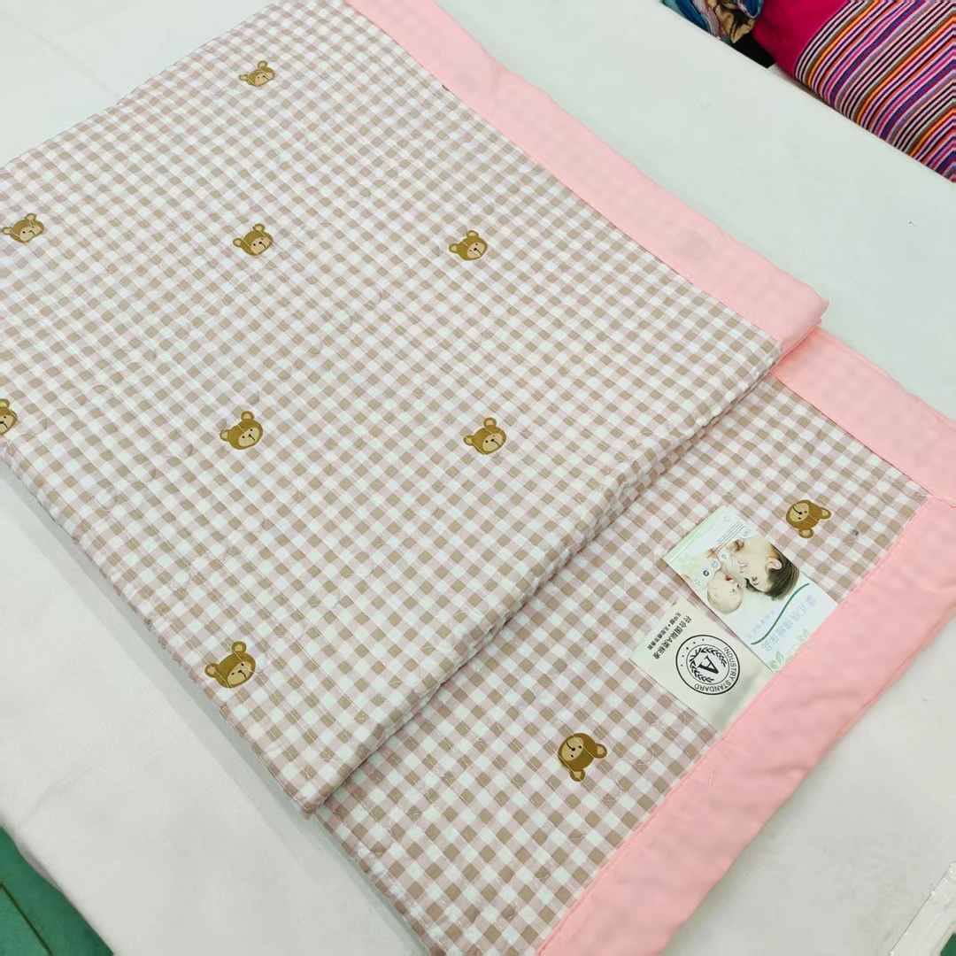 【包边床盖】<格子熊-粉>90X220cm<±5cm>绗缝多功能水洗透气柔软