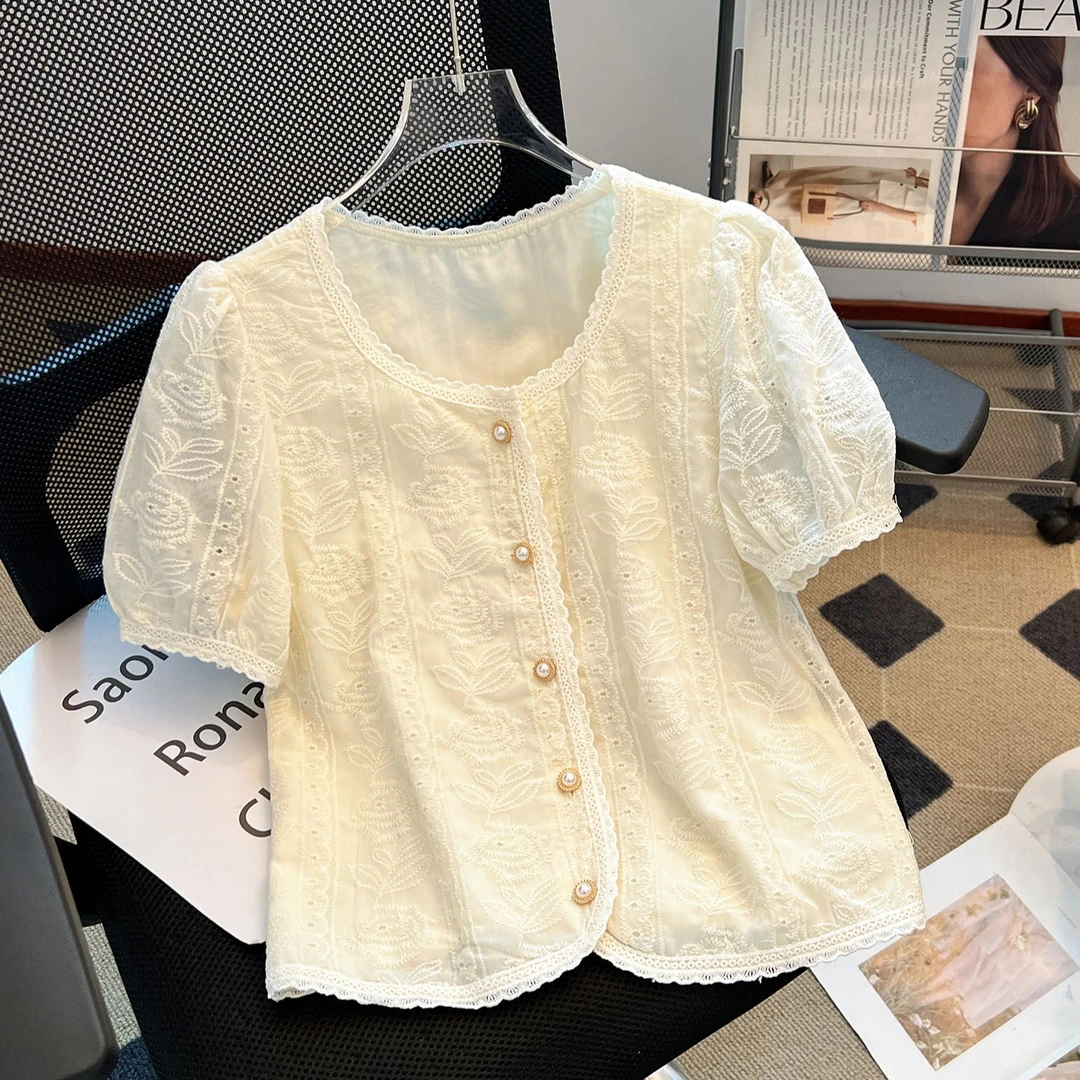 法式镂空蕾丝刺绣泡泡短袖衬衫方领小衫女2025夏季新款超火短上衣