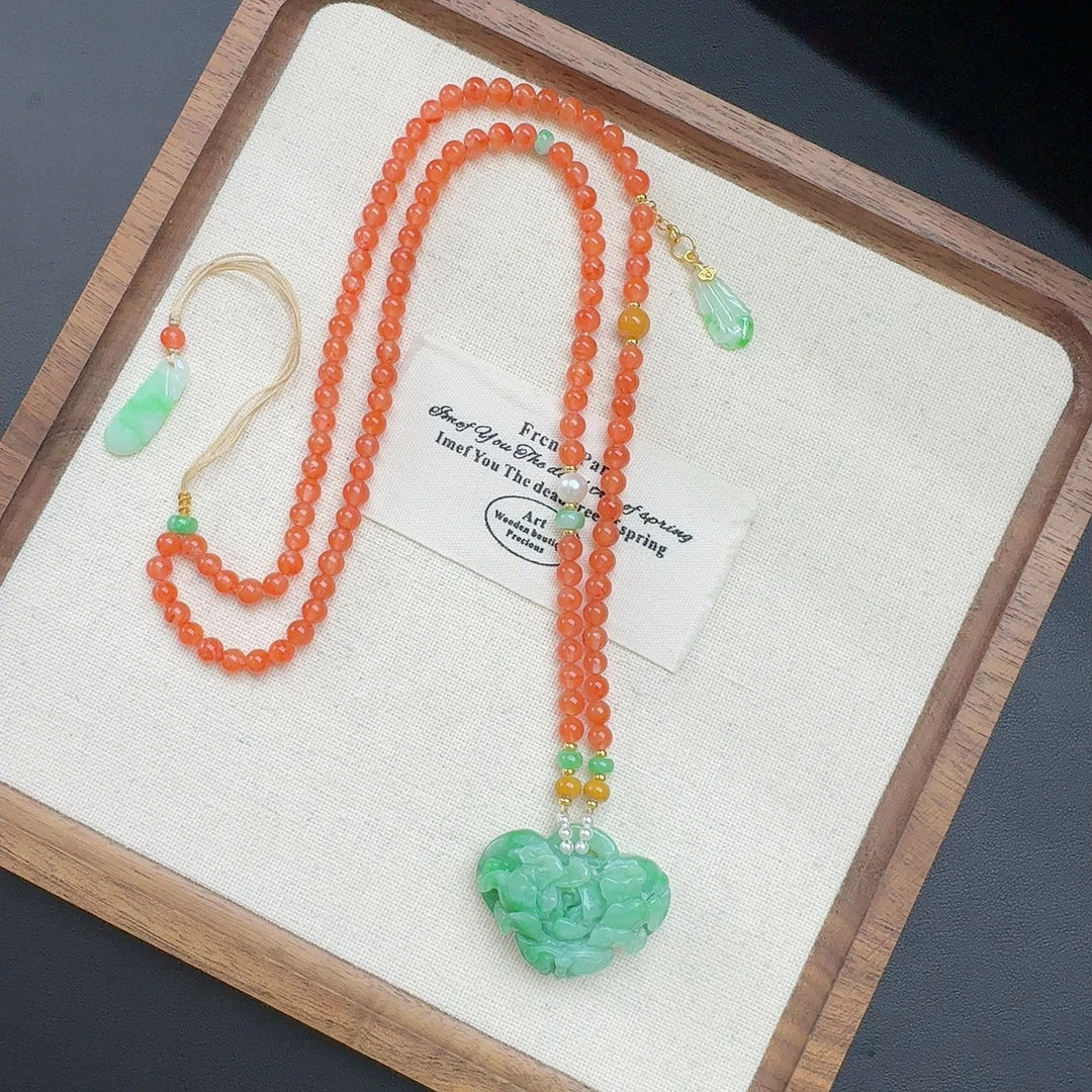 天然翡翠A货牡丹花如意吊坠 阳绿锁牌设计款毛衣链s925银配饰