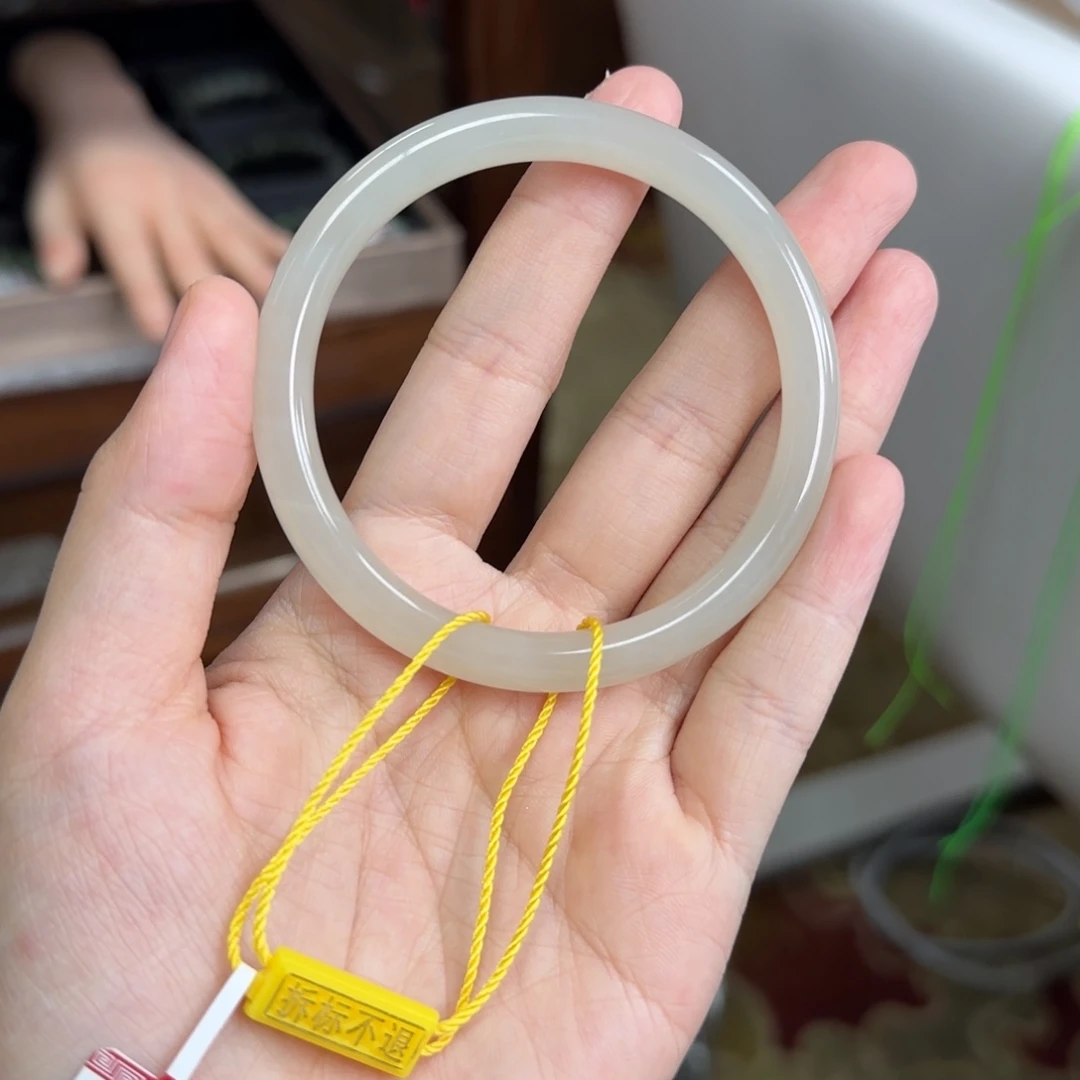 和田玉未镶嵌手镯56