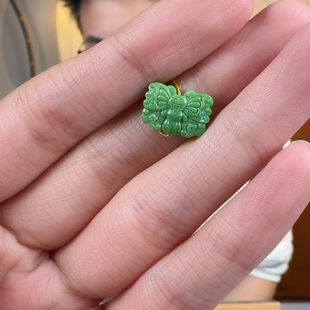 涓***菜绿松石未镶嵌珠宝奇石