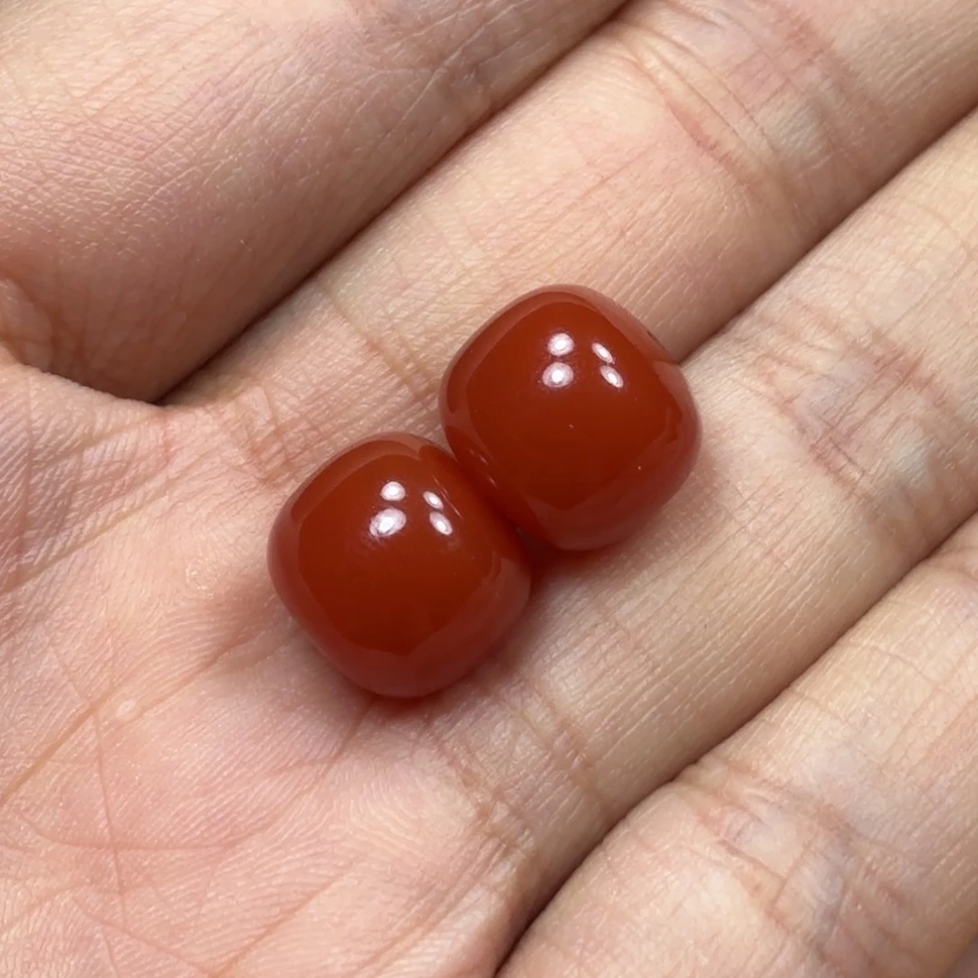 未镶嵌一对11.8老型珠南红玛瑙