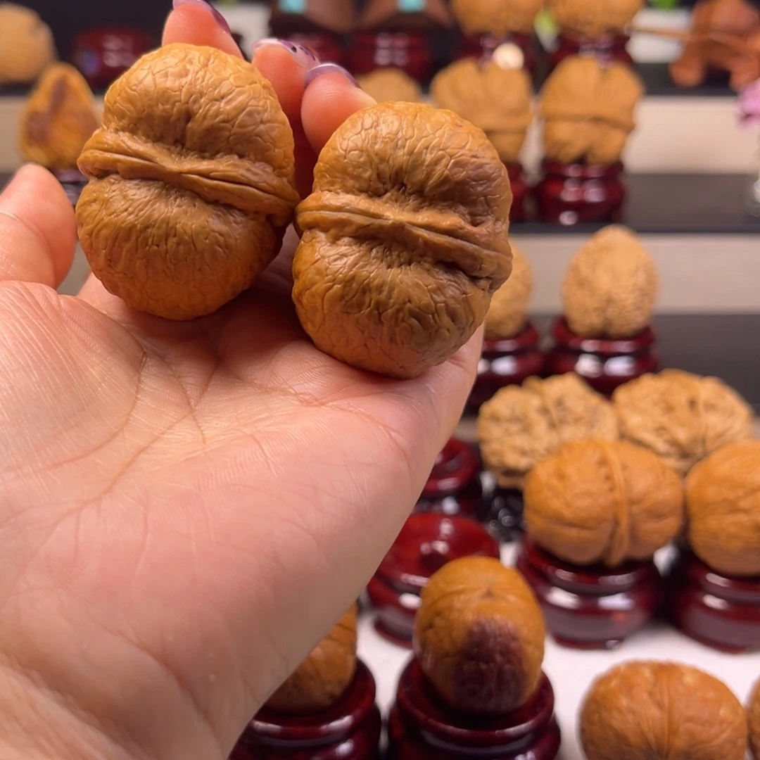 y***y吊坠文玩核桃二炸元宝W666