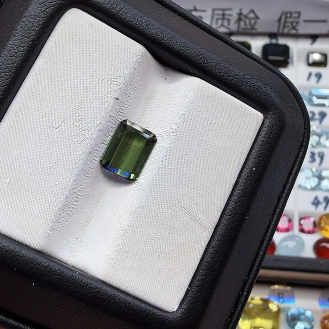 未镶嵌珠宝半成品碧玺抢购福利款天然绿碧玺全净体卡8.3×6.3毫米