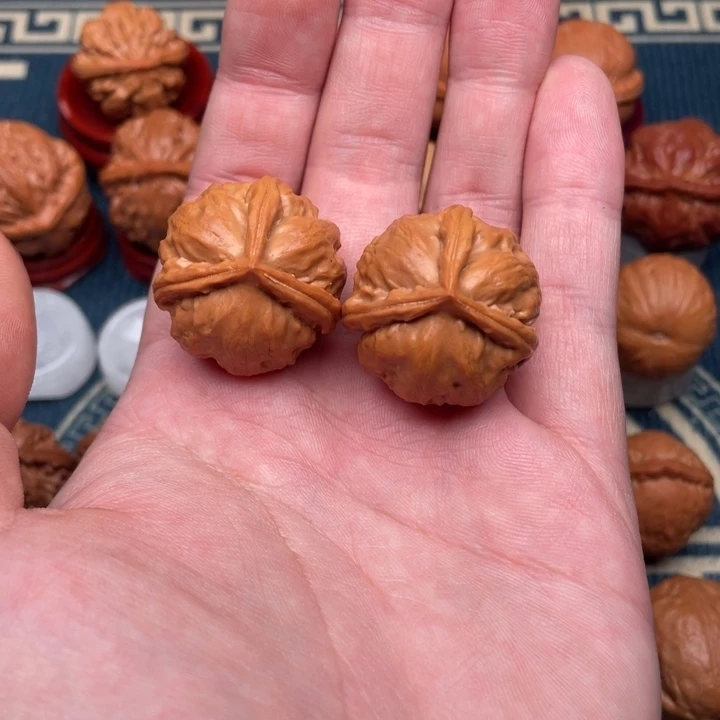 不***财把件文玩核桃三棱