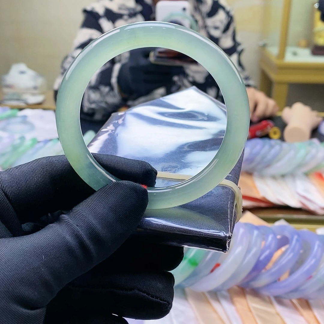 【闪购商品】翡翠手镯未镶嵌碧**涵湖水绿