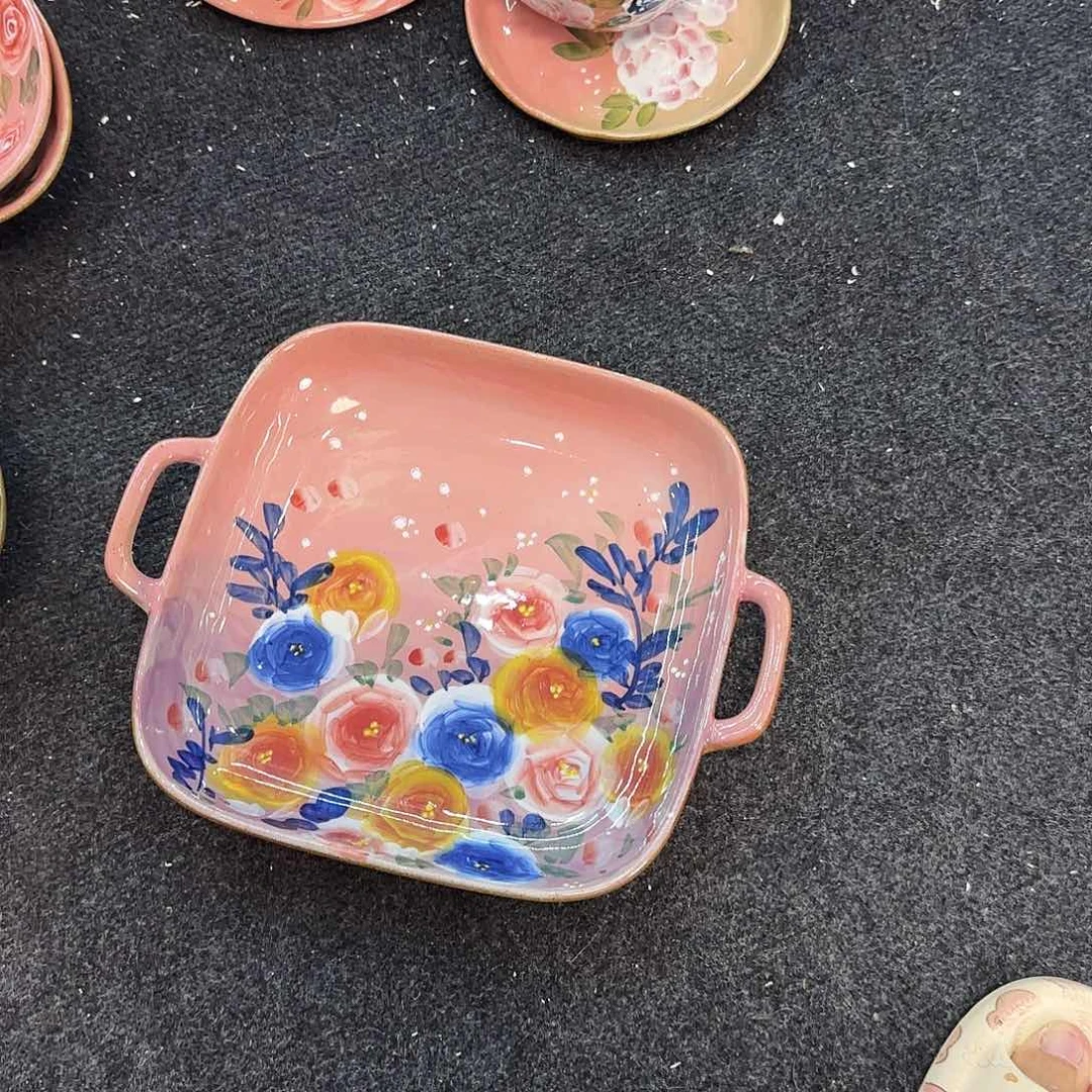 是****景德鎮陶瓷手工製作