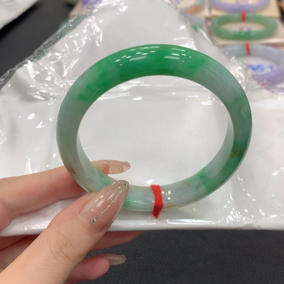 翡翠手镯未镶嵌晨*宝翡翠