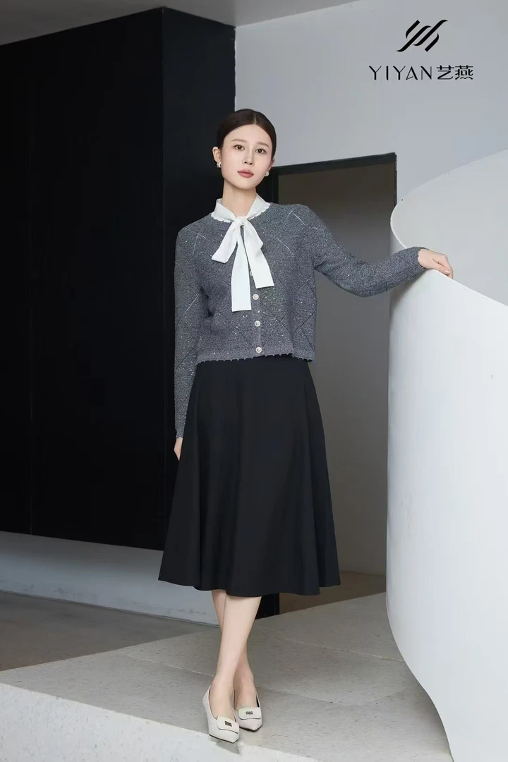 时尚气质镂空毛衫