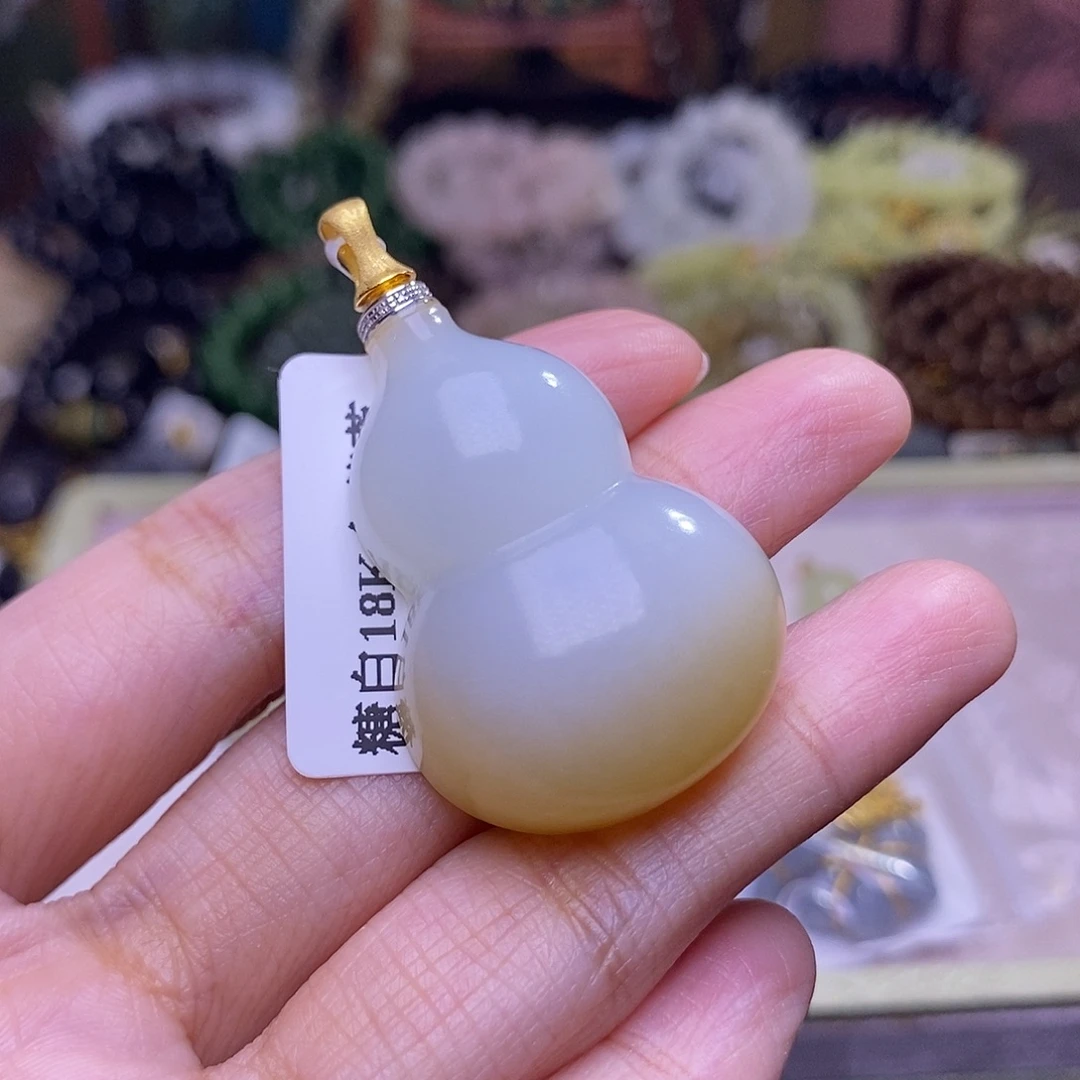 和田玉未镶嵌颈饰老矿料糖白葫芦金镶吊坠