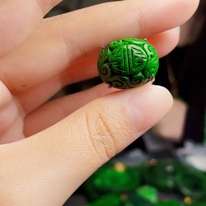 翡翠银S925镶嵌颈饰多样性