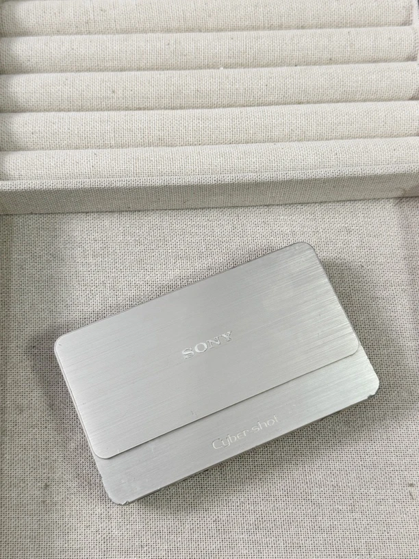 9新 Sony/索尼 t700 金色 触摸屏复古数码相机