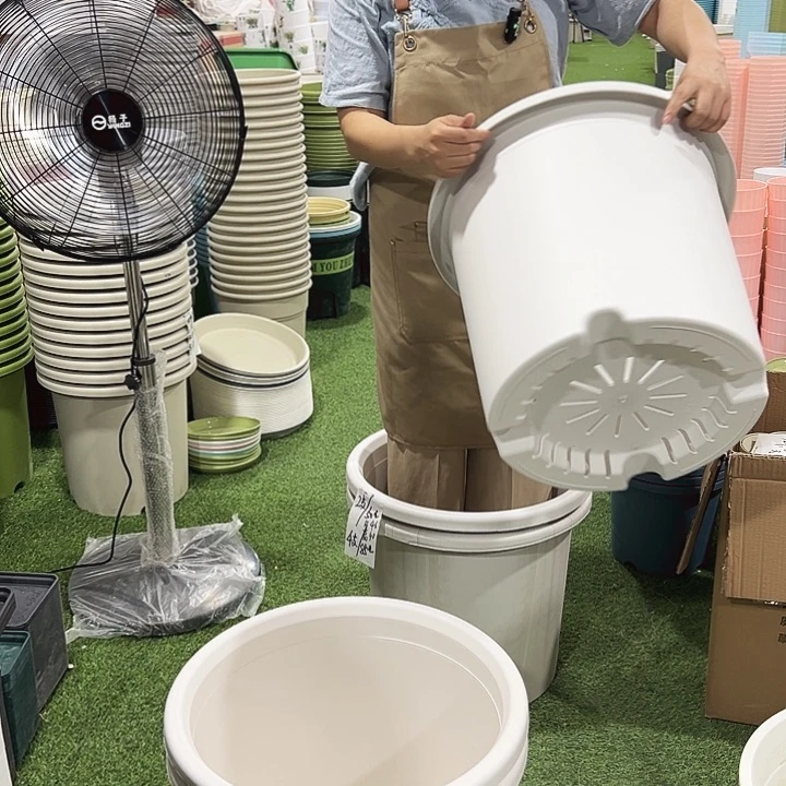 微瑕四季盆口46高40无托2只