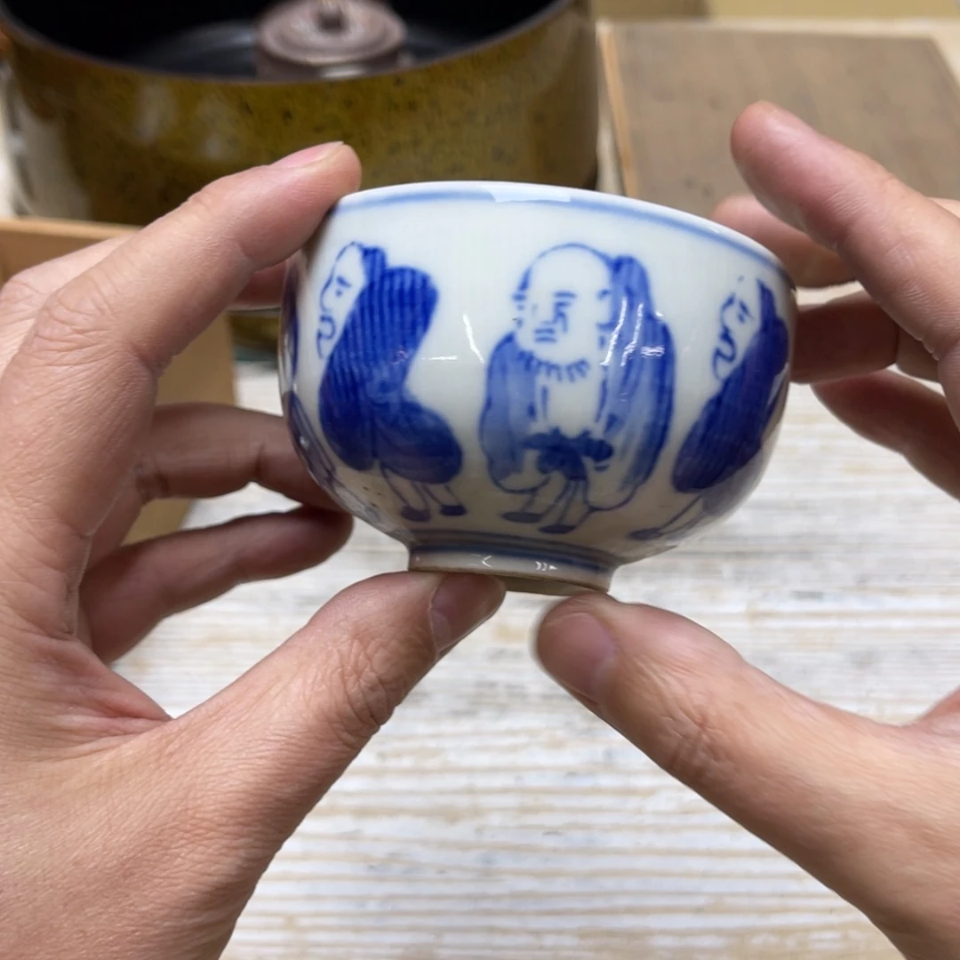 瓷片p****o密密麻麻地排列着一个