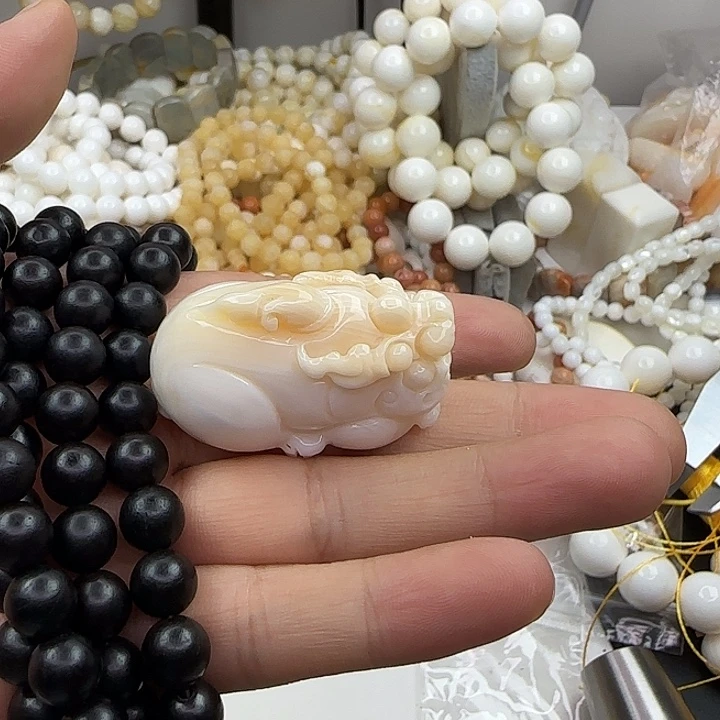 ·***·大果紫檀（缅甸花梨）貔貅52号