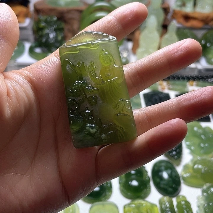 蛇纹石玉未镶嵌颈饰